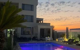 Suite Pool Golful Francez